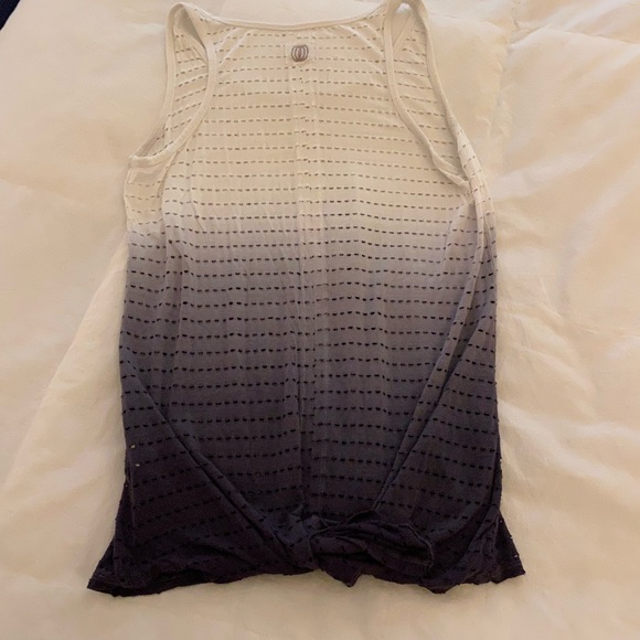 Balance Collection ombré mesh tie back tank top - Picture 2 of 5